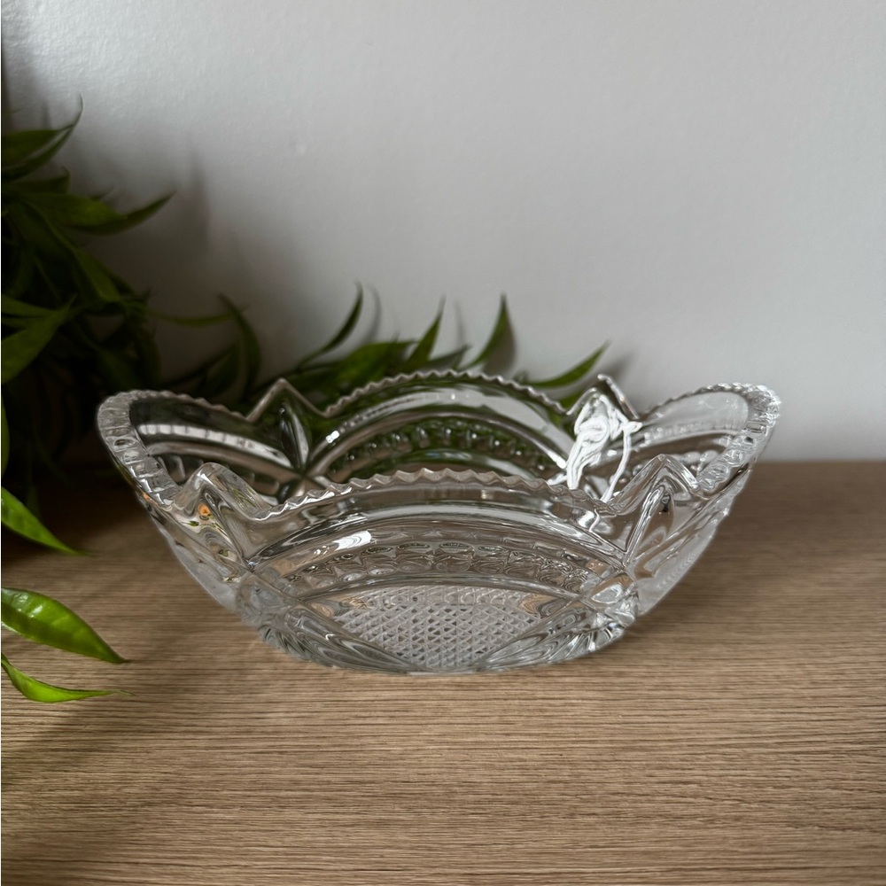 Elegant Clear Glass Decorative Oval Dish